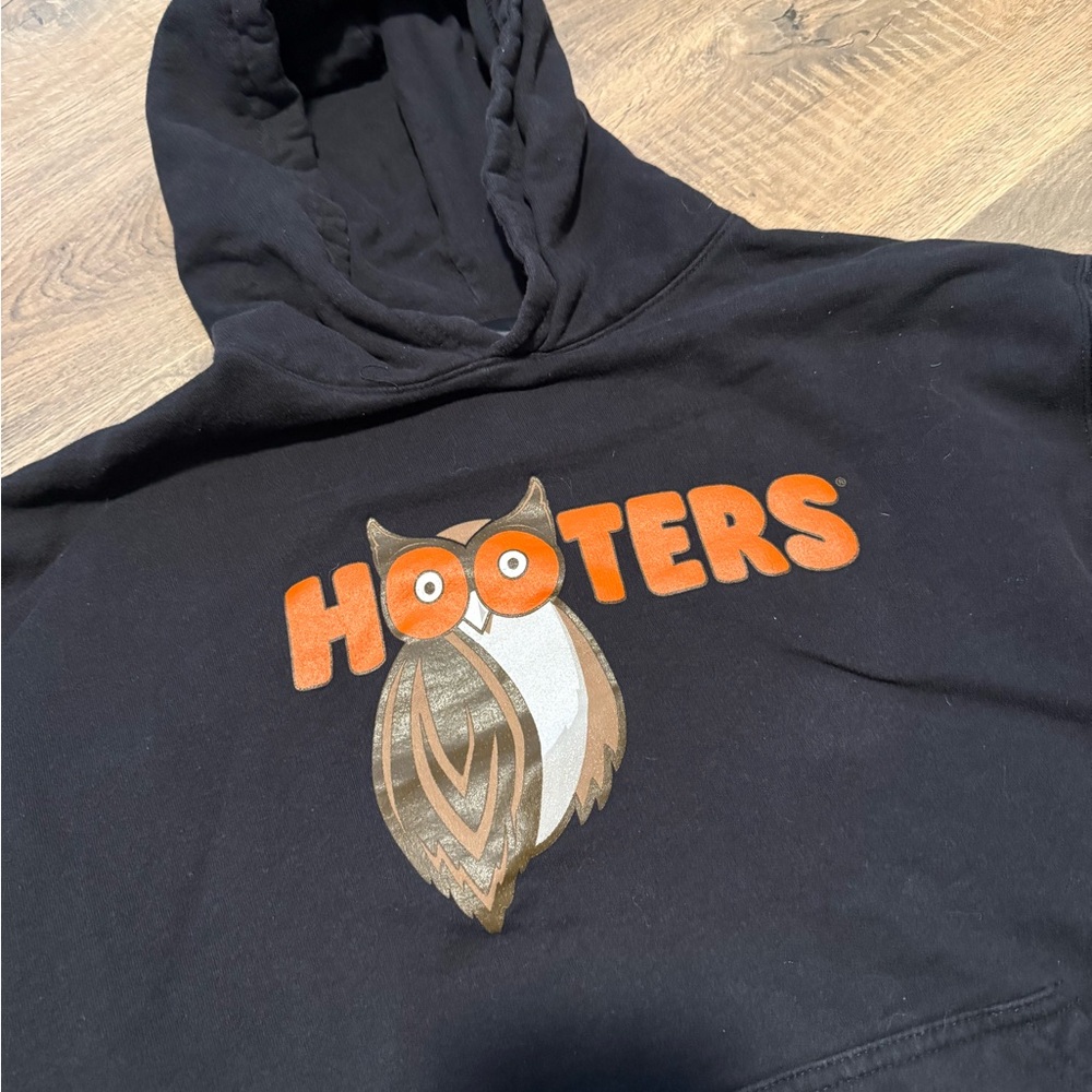 Black Hooters Hoodie. Size M